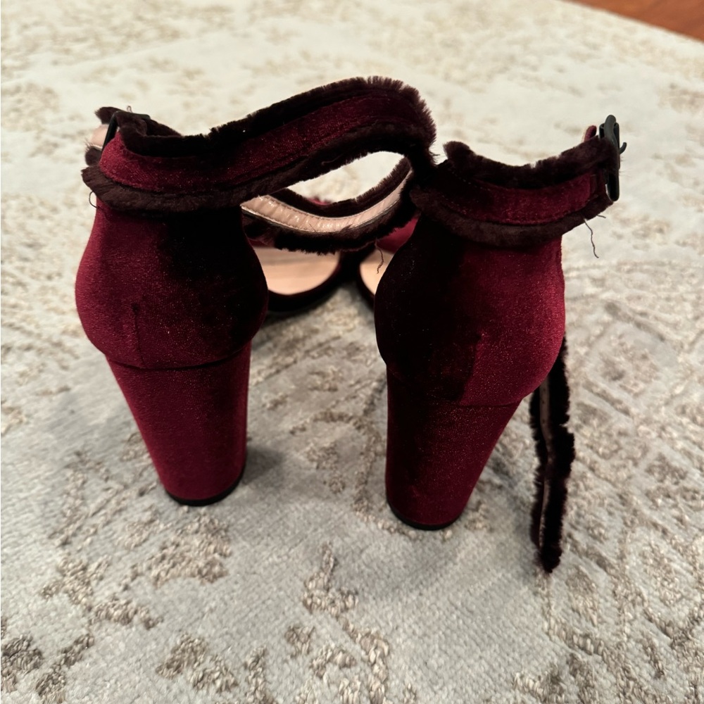 Worn Once Stuart Weitzman On The Fringe Heel Size… - image 4